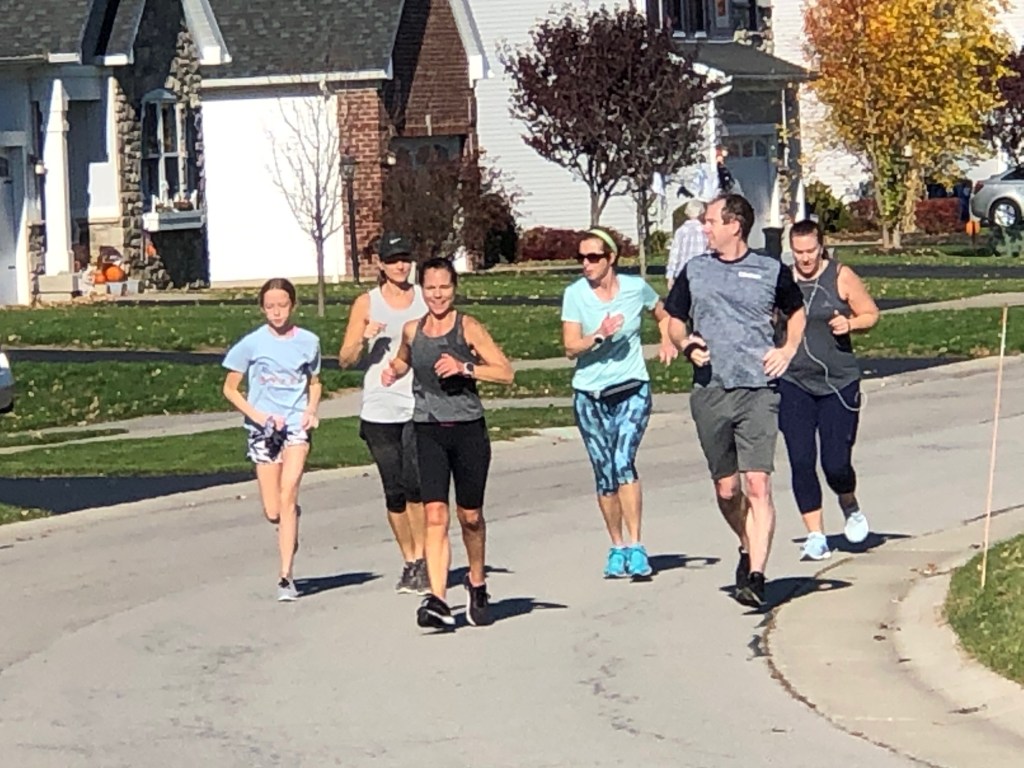 Kim Rosdahl, center, with some fellow runners (R. Parzynski)